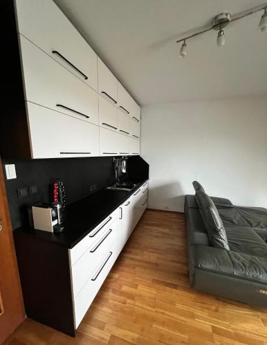 Kitchen, Mattioliho Apartment in Prague 15