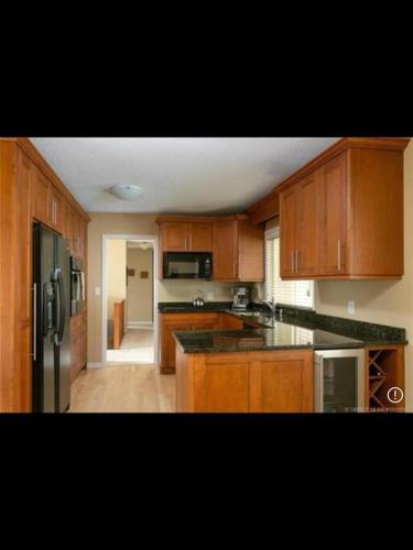 Spacious West Kelowna Home that is great for family, friends, or business trip! in West Kelowna, Canada