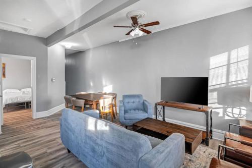 Beautiful Rehabbed Unit in Shaw Community 4228a near Missouri Botanical Garden