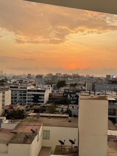 Habitación privada con baño exclusivo cerca a Chacarilla de Surco