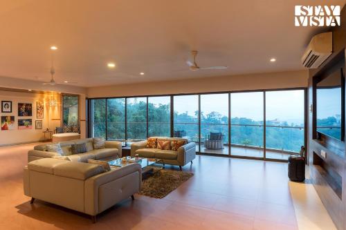 StayVista at Airhill with Pool, Alfresco, WiFi, Lonavala