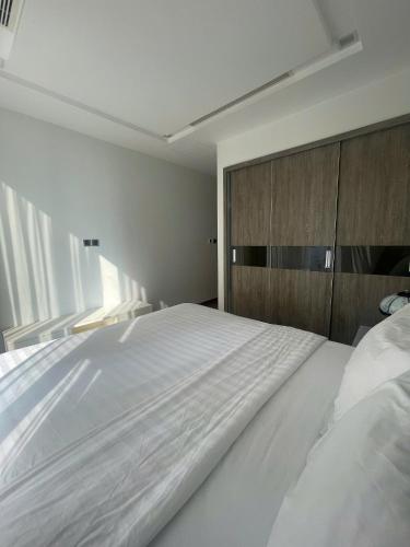 Two-Bedroom Apartment with Balcony image 3