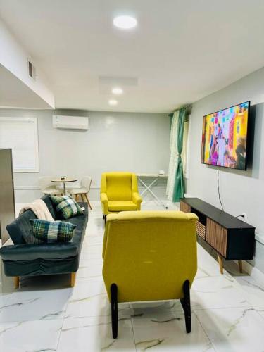 Luxury 2 Bedrooms 1 Bathroom Near NYC and EWR in Newark, USA
