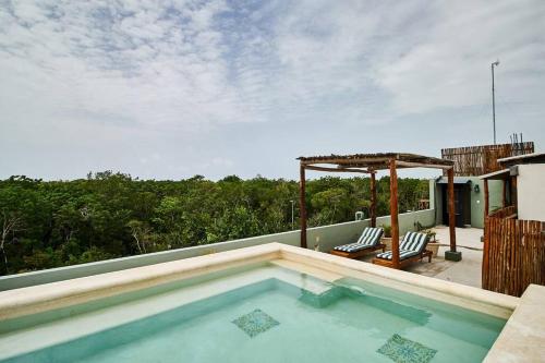 Safari 2bdr apt best location