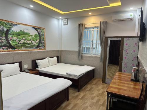 Triple Room with City View image 6