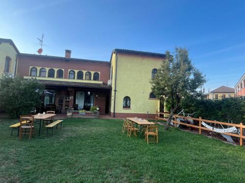  Villa Ambra B&B Siviglia, Pension in Vermezzo