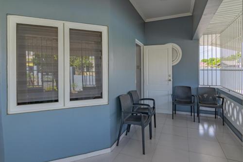 2 Bedroom Apartment near Mambo Beach