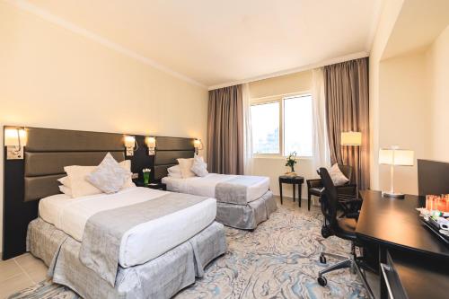Deluxe Double or Twin Room image 4