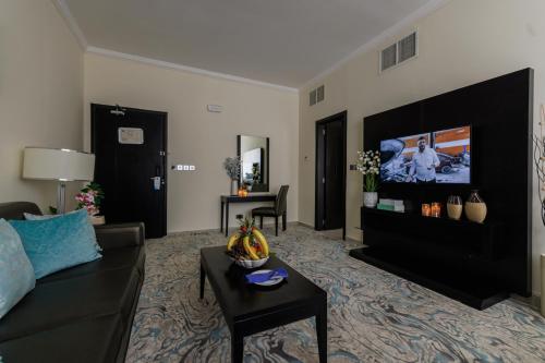 Executive Suite image 6