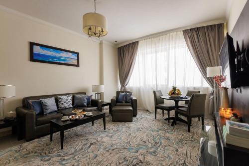 Executive Suite image 7