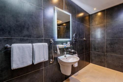 Executive Suite image 1