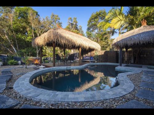 Warm spa, pool & Fireplace - Coolum Bali Gardens, Coolum Beach (fotografie 2)