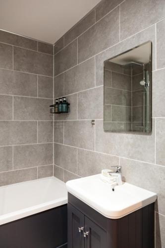 2 Bedroom Flat - Long Term Stay Rates- Contractors-Professionals-Relocation, Leeds (Foto 10)