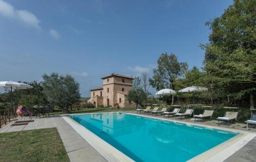 مسبح, Casale Cinque Valli 8 in Centoia I