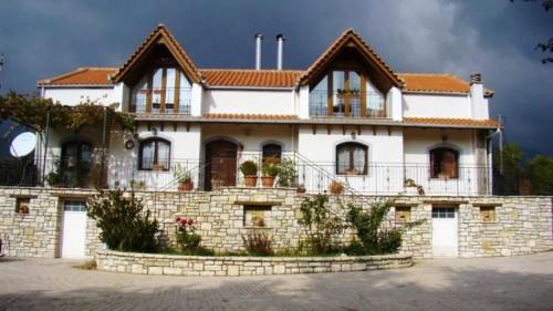  Agrikia in Karpenisi