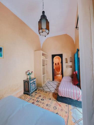 Riad Bouhalla 240m2 in der Medina mit Terrasse, Marakéš (fotografie 8)