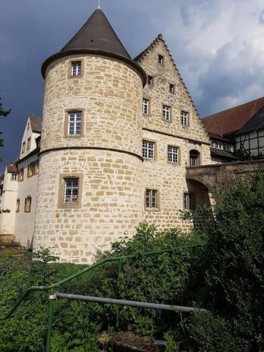 Viesnīcas āriene, Ferienwohnung im Schloss Obersontheim in Bühlertann