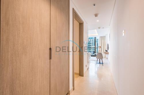 Hot Promo Chic Studio Close to Iconic Water Canal by Deluxe Holiday Homes, Dubai (photo 4)