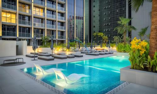 Hot Promo Chic Studio Close to Iconic Water Canal by Deluxe Holiday Homes, Dubai (photo 6)