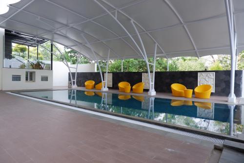 Úszómedence, Point C Hotel Bandung in Setiabudi