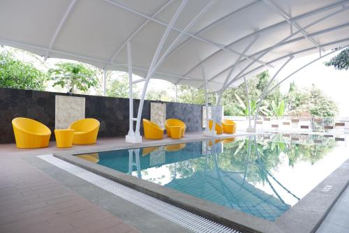 Úszómedence, Point C Hotel Bandung in Setiabudi