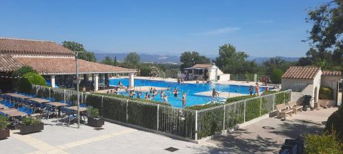 Un petit havre de paix - Camping - Roquebrune-sur-Argens