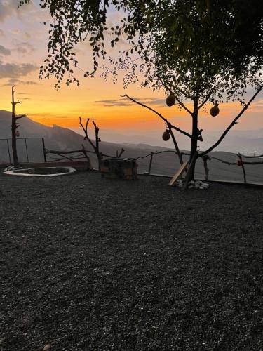 Balcony walk rest house Jabal shams in Al Ḩayl