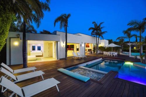 Crest Estate by Stay Awhile Villas