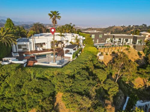 Crest Estate by Stay Awhile Villas