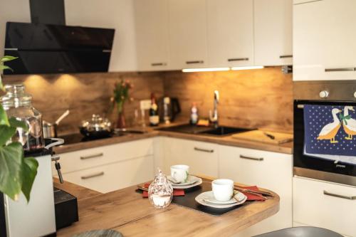 廚房, RK79 Ferienwohnung mit 4 Zimmer, Garten und Pool nahe Klinikum U-Bahn & S-Bahn zum Messegelande Nurn in 富爾特