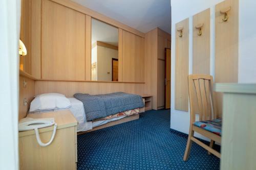 1 twin bed