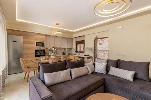 Brikis Villas - With 3 Private Pools - image 3