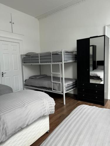 Central Lothian Rd Apartment