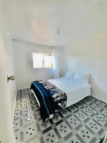 Tonga Airport Cottage - Private Double Room with shared bathroom