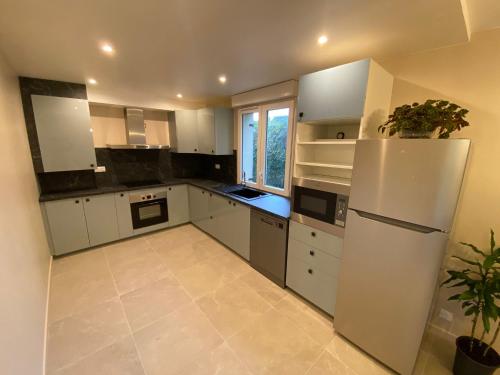 Konyha, Spacious home near Disneyland in Chanteloup-en-Brie
