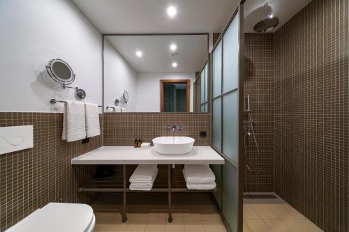 BODBE Hotel Room Type - Twin Room with City View