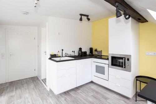 Zentral gelegene Monteur-DG-Wohnung, Nürnberg (Foto 3)