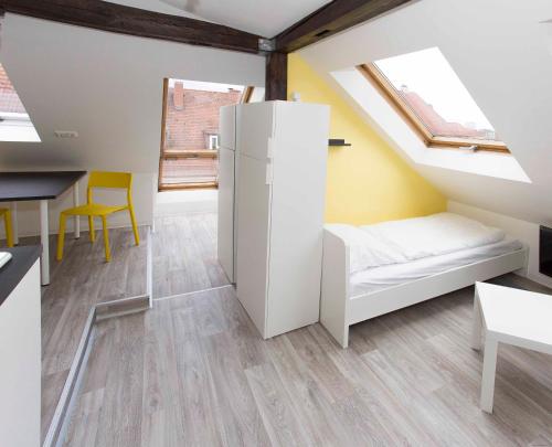 Zentral gelegene Monteur-DG-Wohnung, Nürnberg (Foto 4)