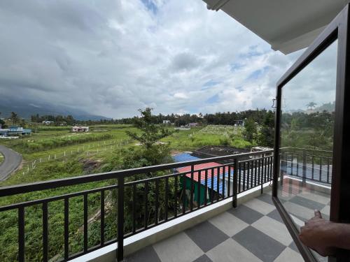 Apkārtne, Bro Code Marayoor A Premium Family Friendly Retreat with Panoramic Mountain Views in Marajura