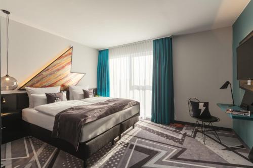 Standard Queen Room - Disability Access image 6