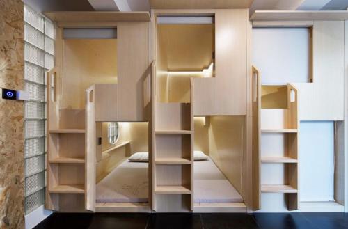 Meow Hero Youth Hostel