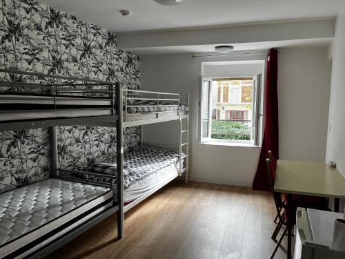 room detail thumbnail 1