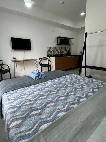 Merit Santa Cruz in กูร์ซิโน