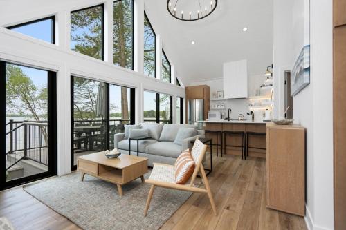Cottage on the lake in Traverse City, USA