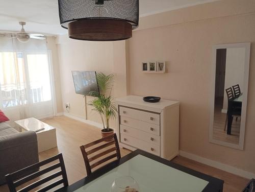 Habitaciones en Apartamento compartido DELICIAS ROOM Cerca del Mar, Aeropuerto, Ave y Metro, Málaga (fotografie 4)