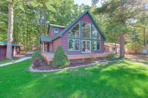 Near Beach Access: Torch Lake Cabin Retreat!