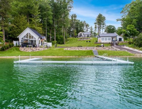 Cottage three overlooking the lake in Traverse City, USA