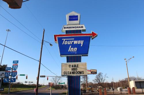 Tourway Inn