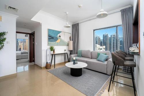 Moderne 1BR with a lovely marina view, Dubaj