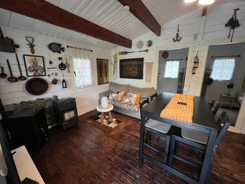 Desconexión y paz, cabaña en la sierra (Desconexion y paz, cabana en la sierra) in 阿爾瓦拉特德索里塔